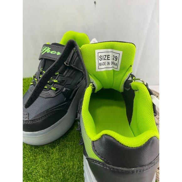 New Kids LED Light-Up Roller Sneakers With Wheels Size 12 little kit - Picture 2 of 11